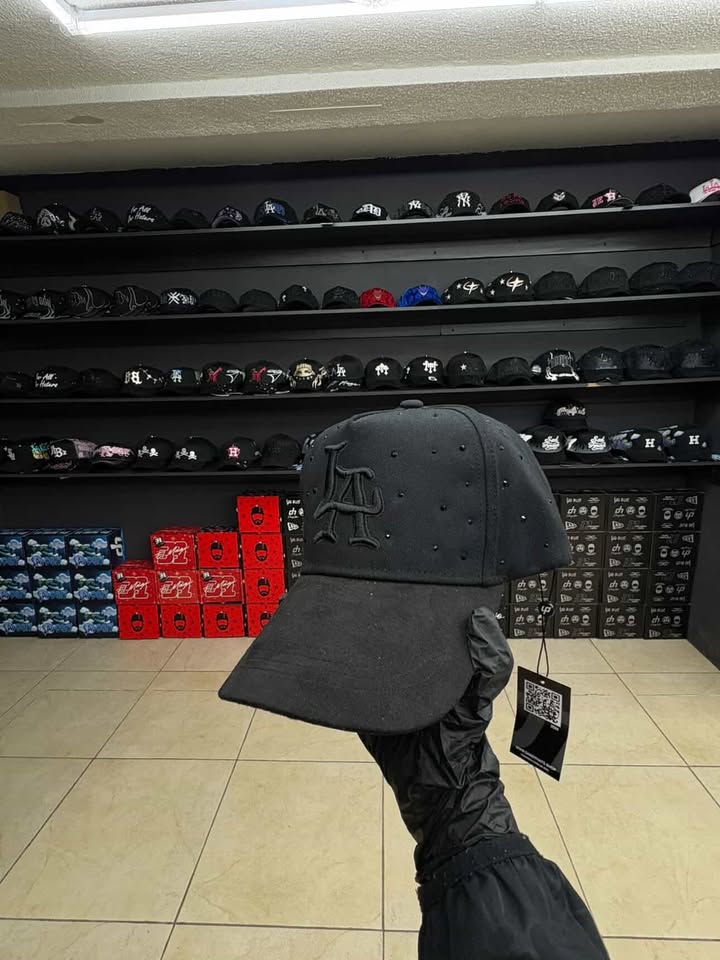 L A HATS